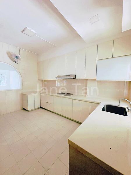 5 Bed Bungalow (Landed) for Rent in  Binjai Rise - Image 7